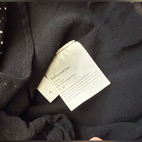 Reformation berry top - size 4 - Picture 3 of 6